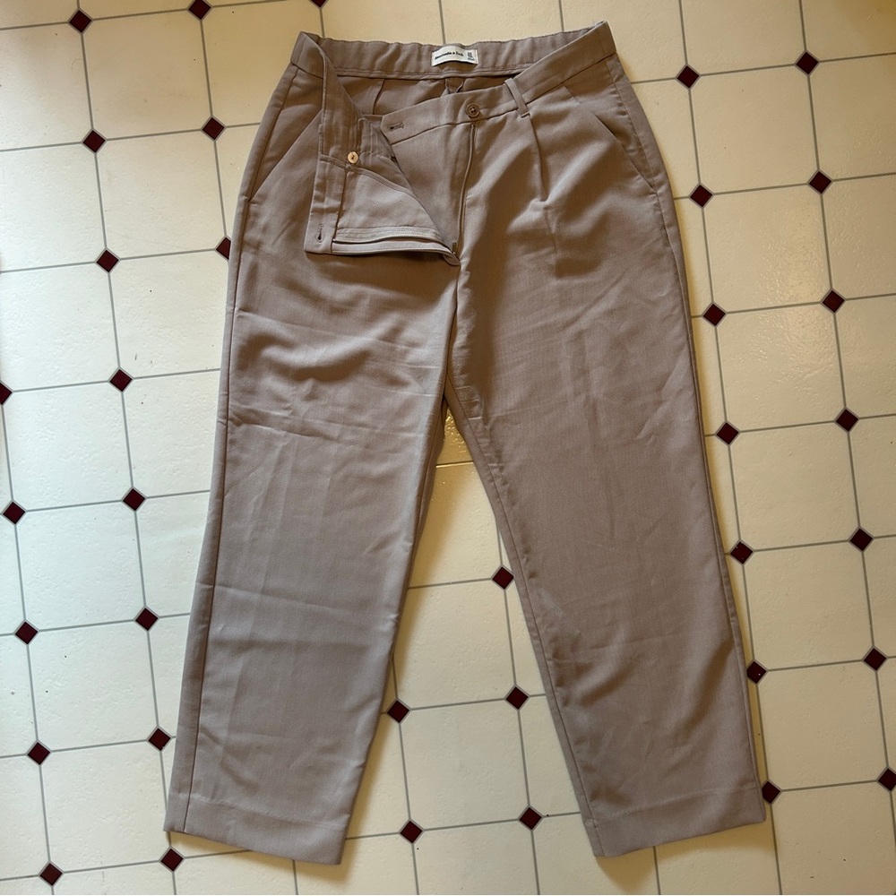 Abercrombie & Fitch Women Relaxed Fit Straight Leg Pleated Pant Crossover Waist